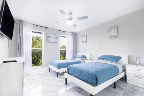 2060 Amesbury Circle, Wellington FL - photo 6 of 77