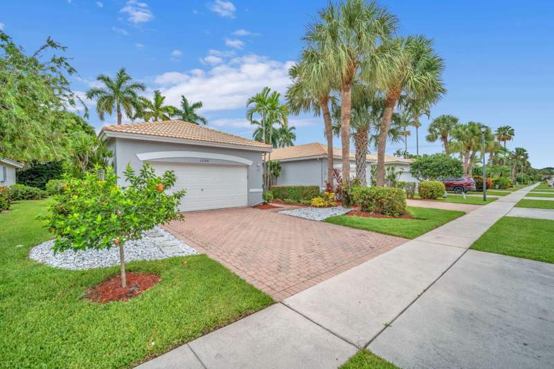 3 bedroom Villa at 10788 Royal Caribbean Circle, Majestic Isles 3, Boynton Beach — photo 2