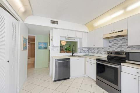 15450 Pembridge Avenue #164, Delray Beach FL - photo 7 of 27