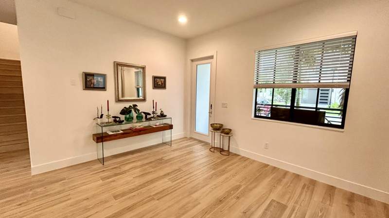 4 bedroom Single Family Residence at 1423 SW 23rd Street, Marina Landings, Fort Lauderdale — photo 3