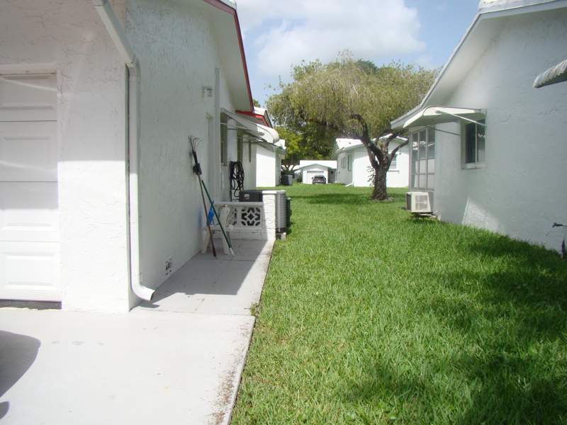 2 bedroom Single Family Residence at 1611 NW 82nd Terrace, Lauderdale West 2 Sec, Plantation — photo 3