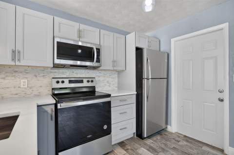 2811 NE 9th Terrace, Pompano Beach FL - photo 13 of 38