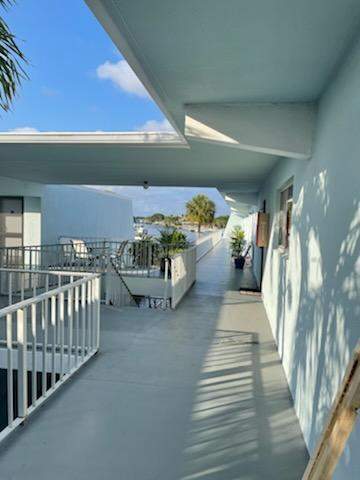 2 bedroom Condominium at 725 Hummingbird Way #210, Lori-Lynn Condo, North Palm Beach — photo 4