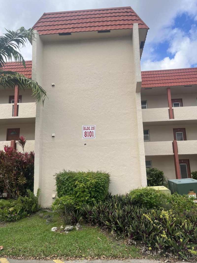2 bedroom Condominium at 8101 N Sunrise Lakes Drive #302, Sunrise Lakes 29 Condo, Sunrise — photo 1