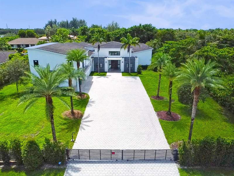 6 bedroom Single Family Residence at 11350 NW 8th Street, Fla Fruit Lands Co, Plantation — photo 3