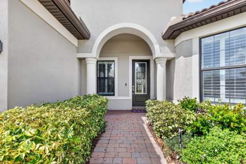 604 SE Monteiro Drive, Port St. Lucie FL - photo 8 of 40