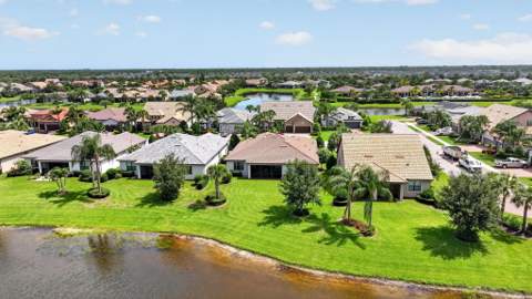 604 SE Monteiro Drive, Port St. Lucie FL - photo 6 of 40