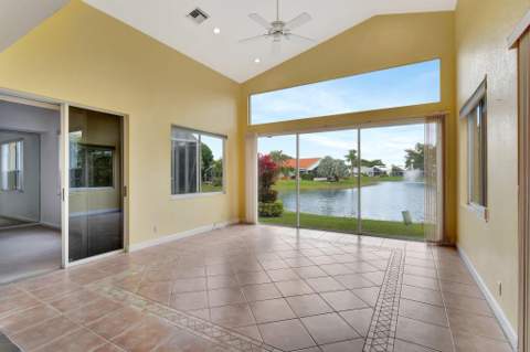 11922 Fountainside Circle, Boynton Beach FL - photo 9 of 59