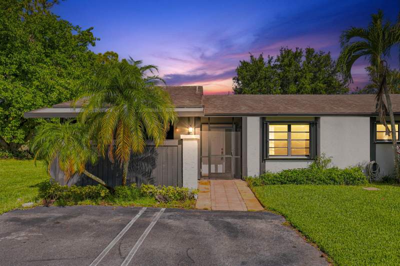 3 bedroom Villa at 10 Seneca Court, Indian Trail Villas 2, Royal Palm Beach — photo 2