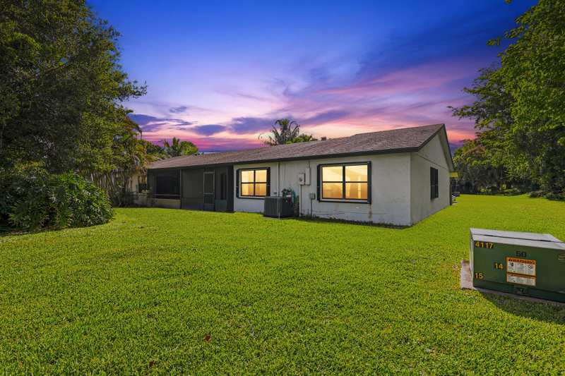 3 bedroom Villa at 10 Seneca Court, Indian Trail Villas 2, Royal Palm Beach — photo 1