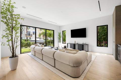 819 Bamboo Lane, Delray Beach FL - photo 8 of 25