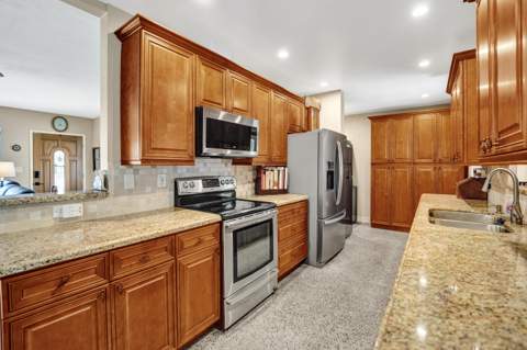 501 NE 28th Street, Wilton Manors FL - photo 6 of 15