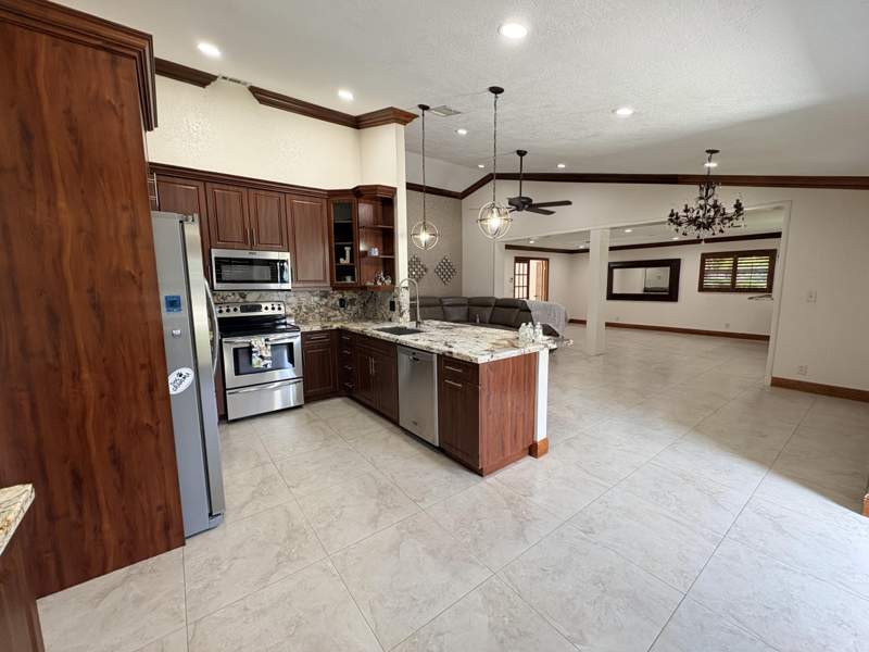3 bedroom Single Family Residence at 15943 W Wind Circle, New River Estates Sec 2, Sunrise — photo 2