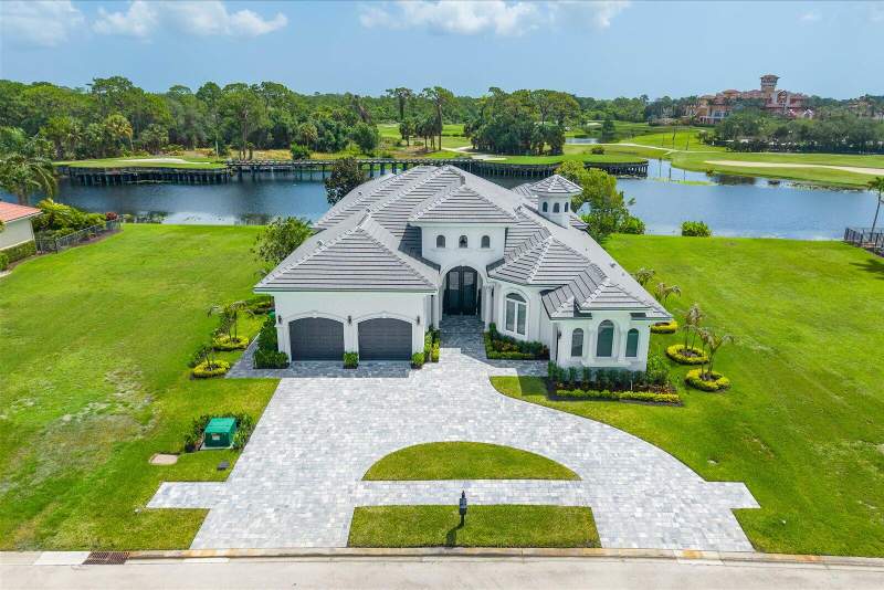 4 bedroom Single Family Residence at 128 SE Rio Angelica, Tesoro Plat No 4, Port St. Lucie — photo 3