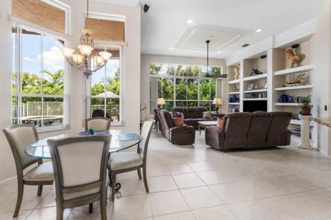911 Forest Glen Lane, Wellington FL - photo 10 of 38