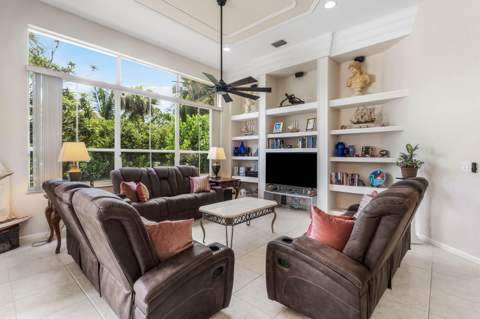 911 Forest Glen Lane, Wellington FL - photo 9 of 38
