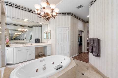 911 Forest Glen Lane, Wellington FL - photo 18 of 38