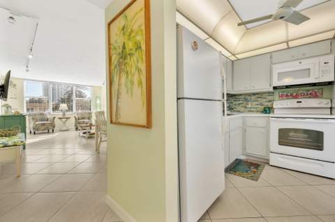 201 N Ocean Boulevard #203, Pompano Beach FL - photo 23 of 30