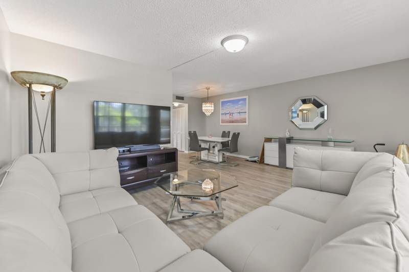 1 bedroom Condominium at 2056 Ainslie D, Century Village, Boca Raton — photo 4