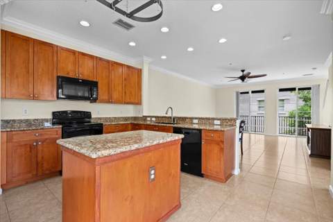 127 Greenwich Circle, Jupiter FL - photo 13 of 39