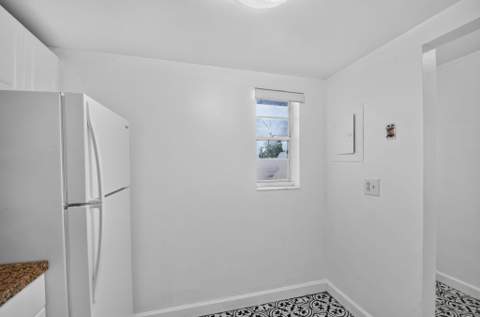 1505 Crescent Circle #B24, Lake Park FL - photo 10 of 32