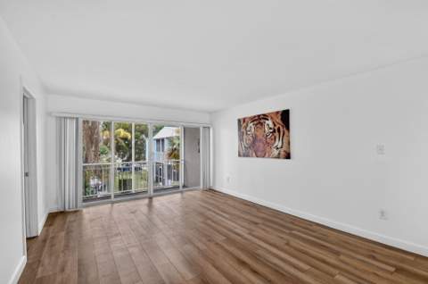 1505 Crescent Circle #B24, Lake Park FL - photo 16 of 32