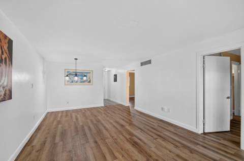 1505 Crescent Circle #B24, Lake Park FL - photo 18 of 32