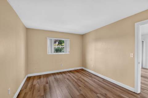 1505 Crescent Circle #B24, Lake Park FL - photo 20 of 32