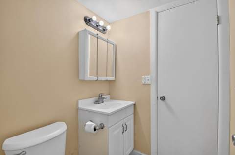 1505 Crescent Circle #B24, Lake Park FL - photo 22 of 32