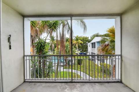 1505 Crescent Circle #B24, Lake Park FL - photo 10 of 28