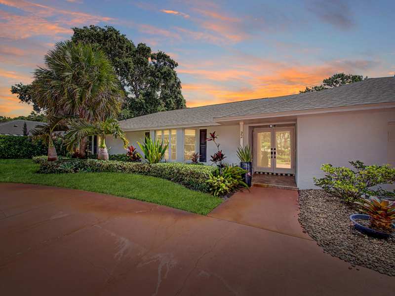 4 bedroom Single Family Residence at 22 Banyan Road, Indialucie, Sewalls Point — photo 1