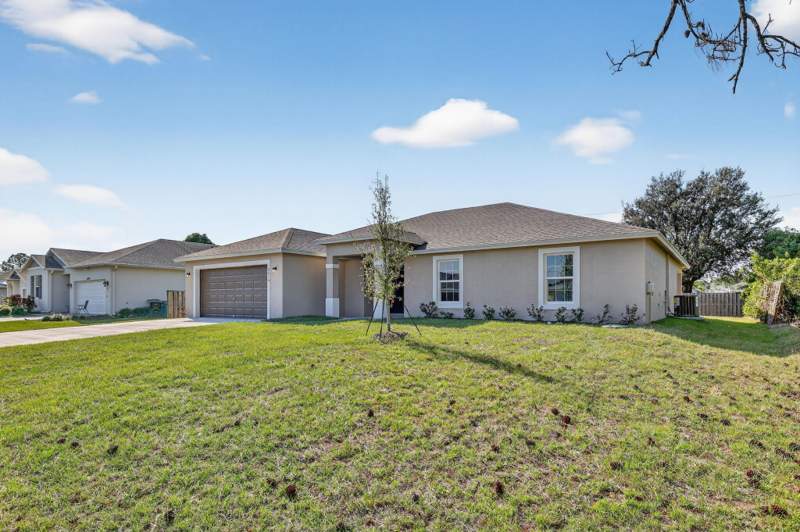 4 bedroom Single Family Residence at 2060 SW Morelia Lane, Port St Lucie Section 9, Port St. Lucie — photo 2