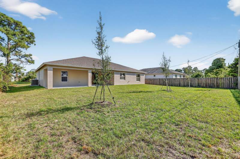 4 bedroom Single Family Residence at 2060 SW Morelia Lane, Port St Lucie Section 9, Port St. Lucie — photo 3