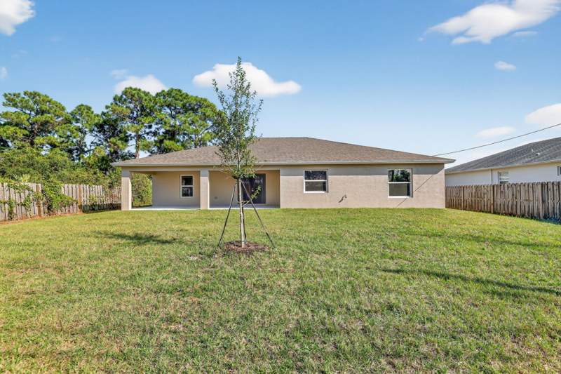 4 bedroom Single Family Residence at 2060 SW Morelia Lane, Port St Lucie Section 9, Port St. Lucie — photo 4