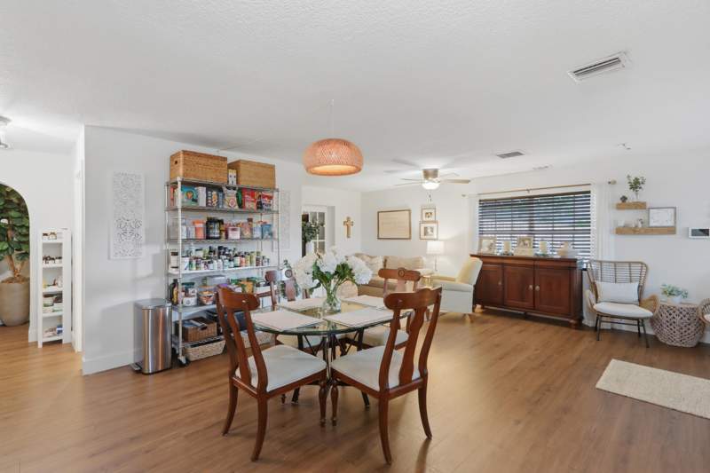 4 bedroom Single Family Residence at 1900 Carissa Road, Fla-Mango Grovelets, Lake Clarke Shores — photo 4