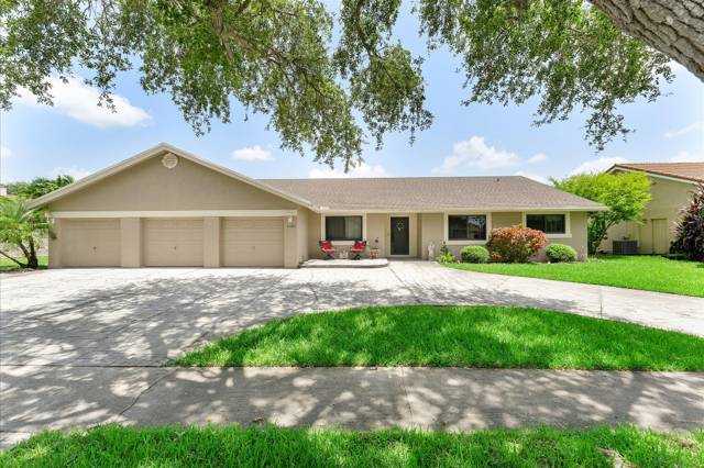 10349 SW 49th Manor