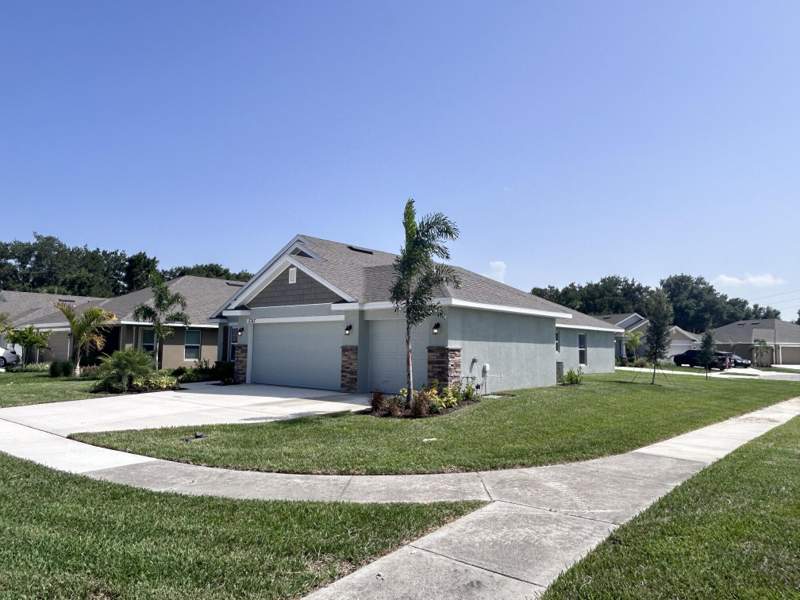4 bedroom Single Family Residence at 5747 Waterstone Boulevard, Waterstone Phase Three, Fort Pierce — photo 2