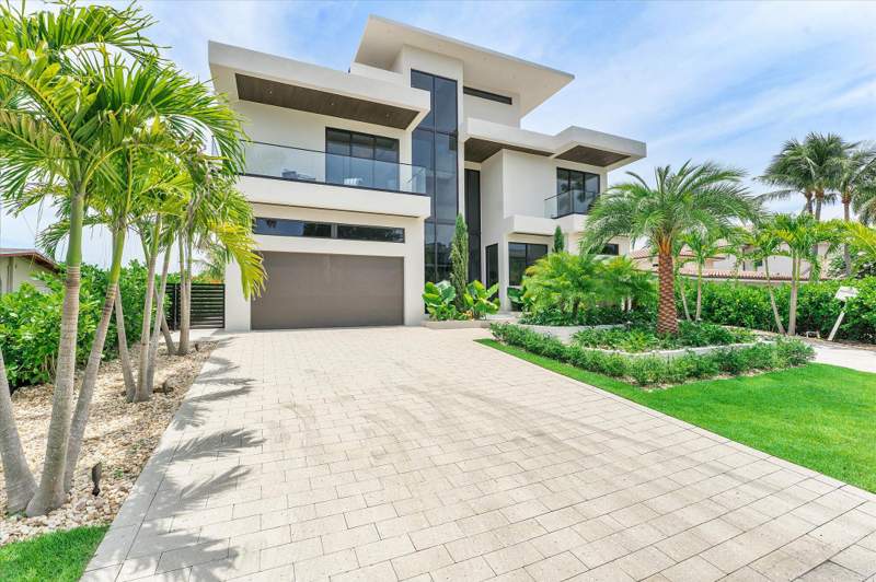 6 bedroom Single Family Residence at 1607 SE 14th Street, Lauderdale Harbors Section, Fort Lauderdale — photo 3
