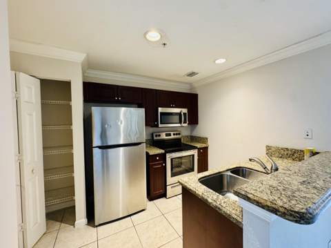 1954 Freeport Lane #1954, Riviera Beach FL - photo 6 of 17