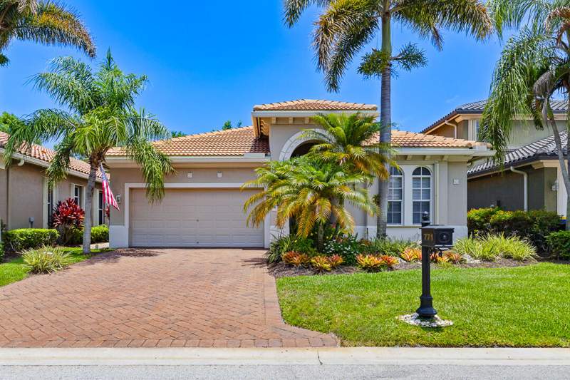 2 bedroom Single Family Residence at 771 SW Pebble Lane, Palm Cove Golf & Yacht Club, Palm City — photo 3