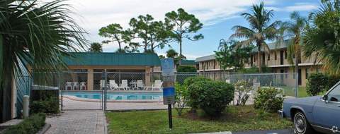 1081 SE Monterey Road #3-12, Stuart FL - photo 7 of 11