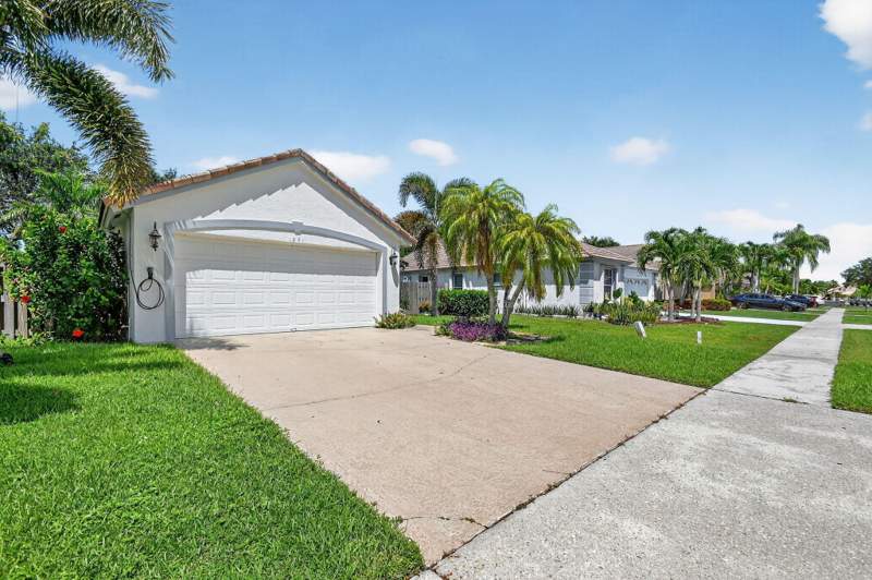 3 bedroom Single Family Residence at 1891 Oak Berry Circle, Wellingtons Edge Par 76 Ph 1, Wellington — photo 2