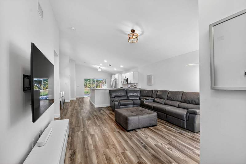 3 bedroom Single Family Residence at 1891 Oak Berry Circle, Wellingtons Edge Par 76 Ph 1, Wellington — photo 5