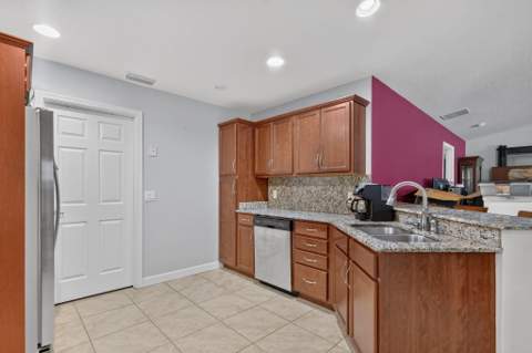 11 SE Flamenco Way, Port St. Lucie FL - photo 10 of 45
