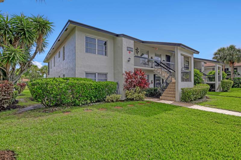 2 bedroom Condominium at 5620 Spindle Palm Court #E, Palm Greens At Villa Del Ray Condo, Delray Beach — photo 2