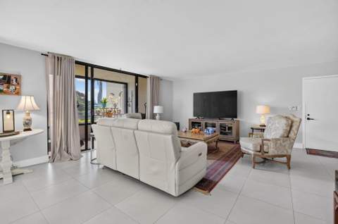 7153 Promenade Drive #101, Boca Raton FL - photo 11 of 50