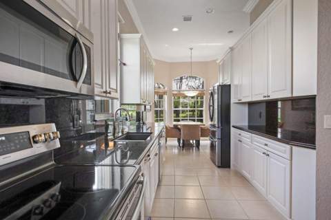 5743 Fountains Drive, Lake Worth FL - photo 10 of 42