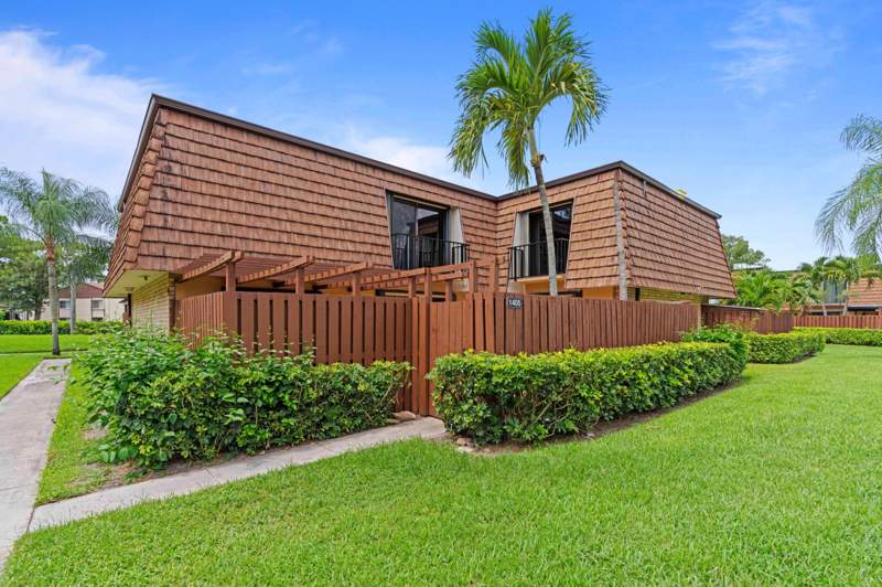 3 bedroom Townhouse at 1405 14th Lane, Sherwood Lakes, Greenacres — photo 3