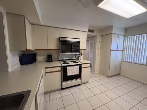 11190 Aspen Glen Drive, Boynton Beach FL - photo 8 of 33