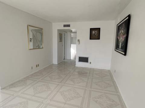 2840 Cynthia Lane #207, Lake Worth Beach FL - photo 9 of 29